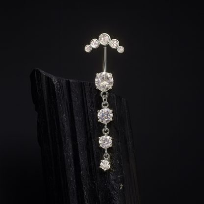 Elegantes Bauchnabelpiercing aus Titan mit Zirkonia